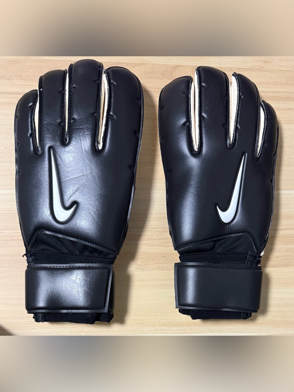 Nike Gunn Cut Promo Soccer Goal Keeper Gloves CK4888-010 Black White Size 10